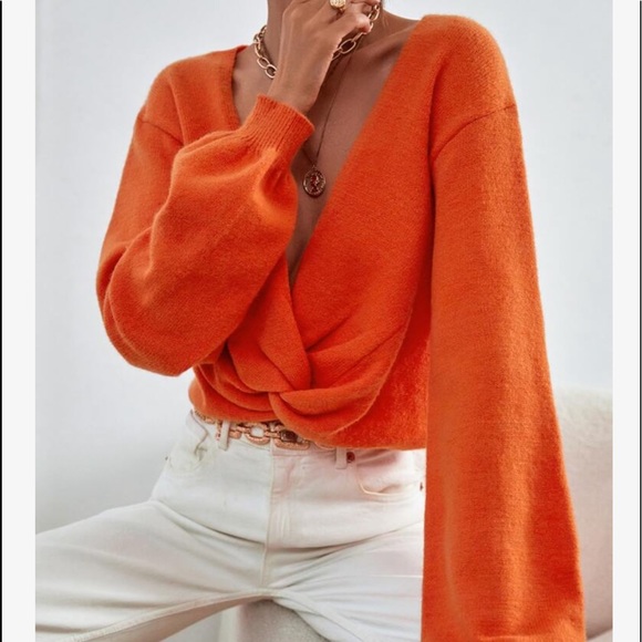 Comfy Twisted Front Lantern Sleeve Top CROPPED Sweater - Picture 5 of 7